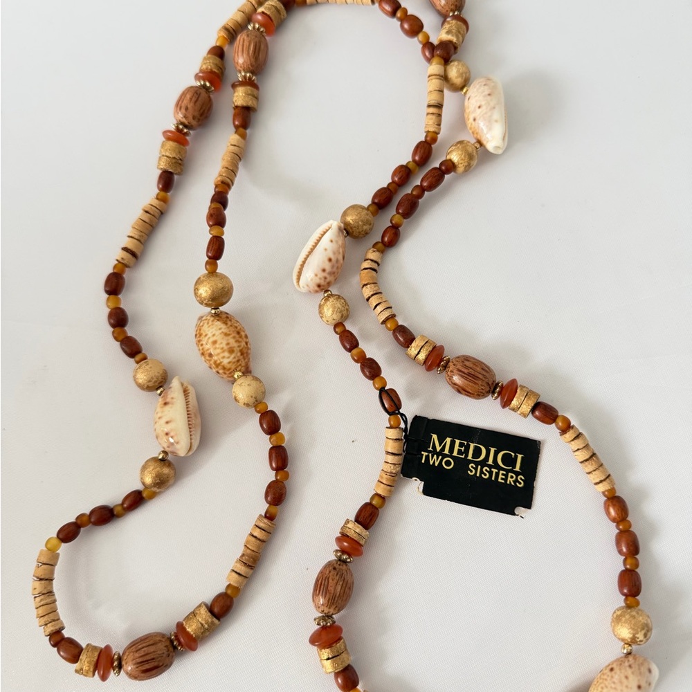Medici Two Sisters Cowrie Shell and Wooden Bead Necklace. Vintage